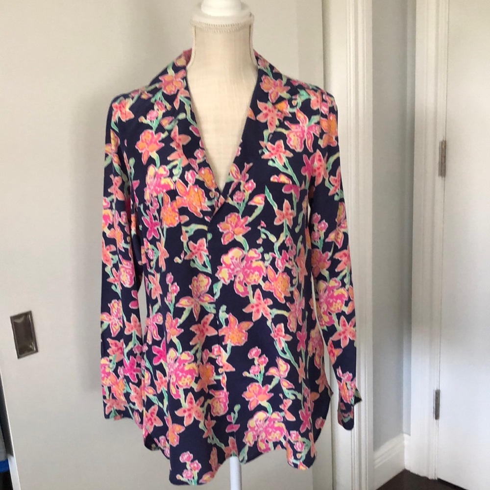 Lilly Pulitzer 💯 silk NavyPink floral M long sleeve silk shirt with front pleat